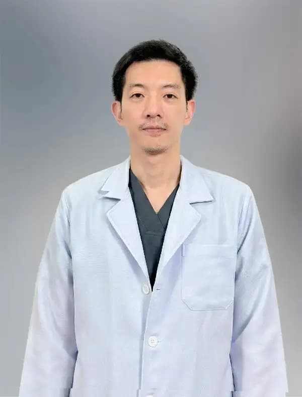 Dr.Phanpon Leelahawong